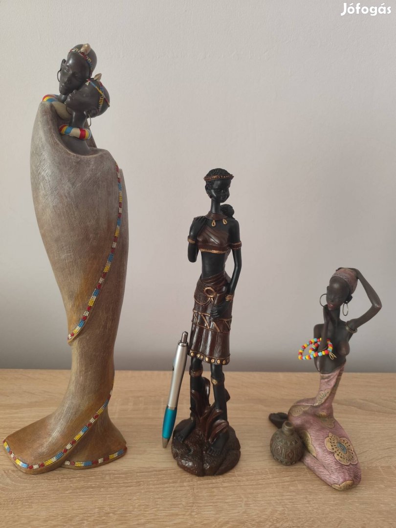 Afrikai szobrok és maszk egyben 