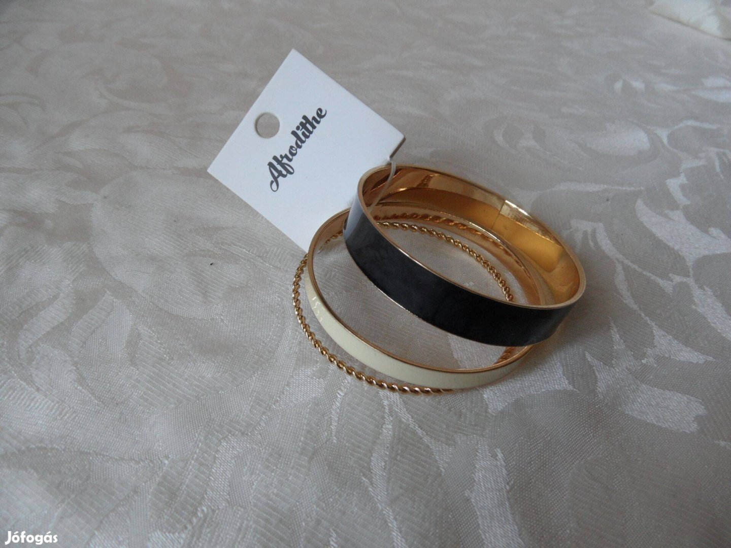 Afrodithe fém karkötő, divatékszer 3 db.