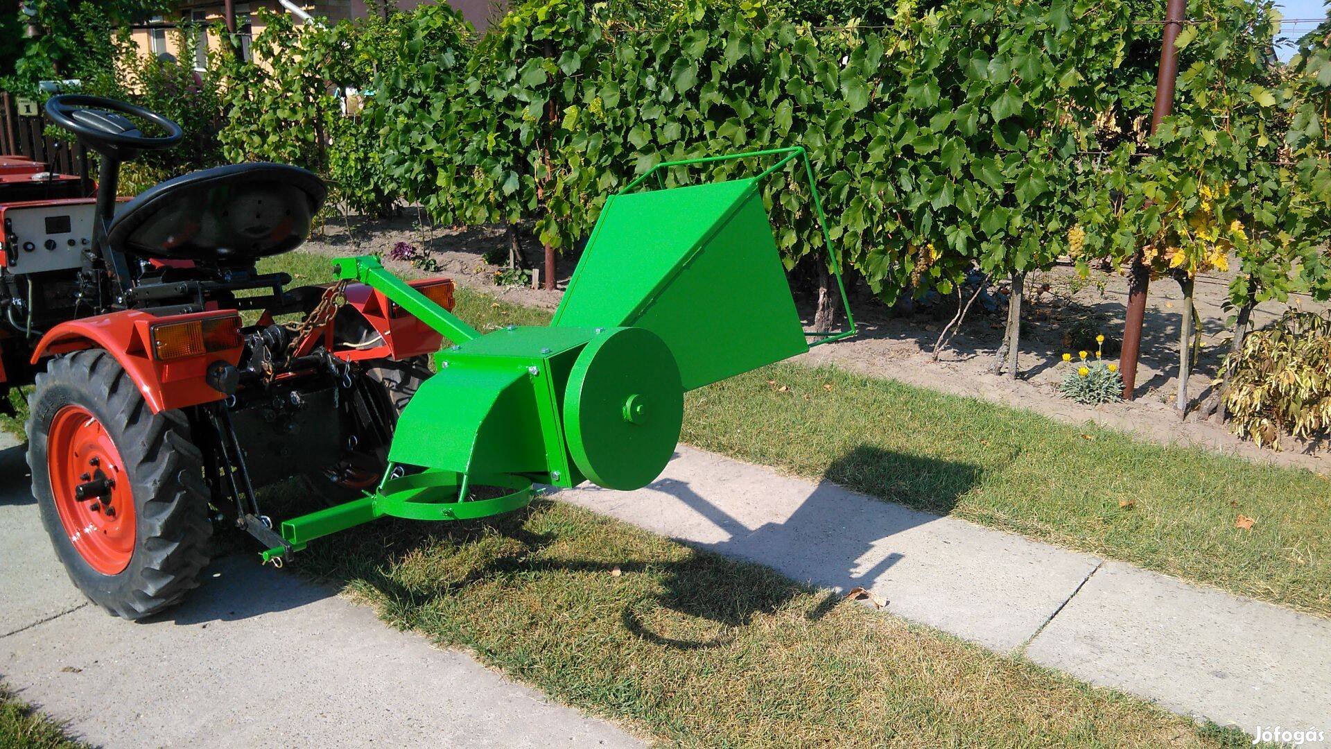 Ágaprító, ágdaráló egytengelyes lendkerekes