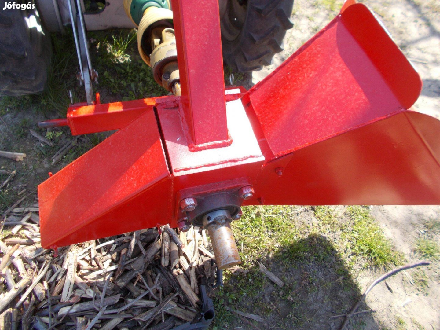 Ágaprító ágdaráló