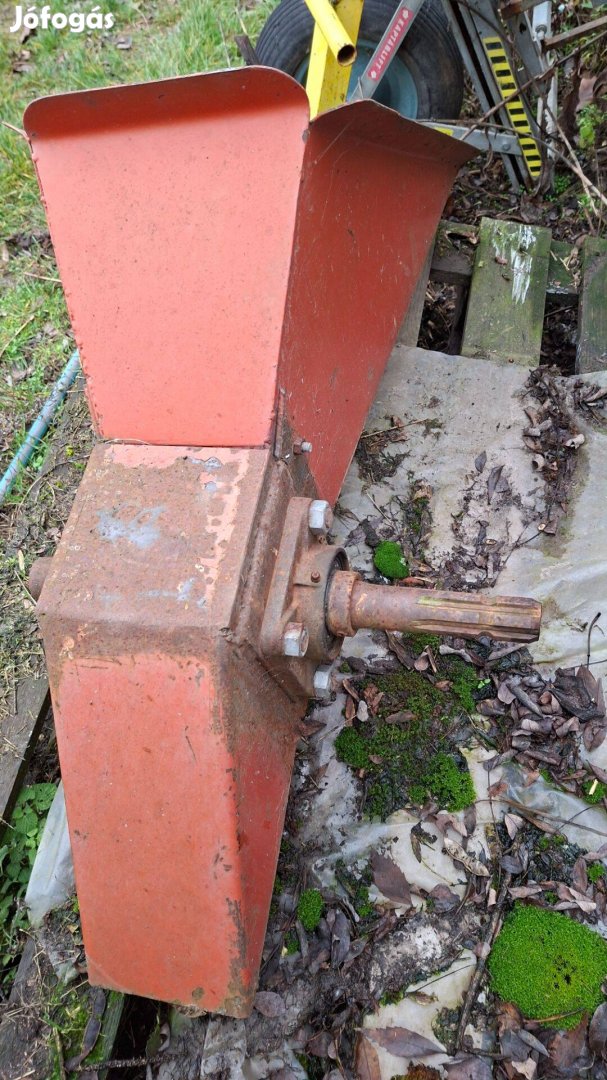 Ágaprító kistraktotra szerelhető