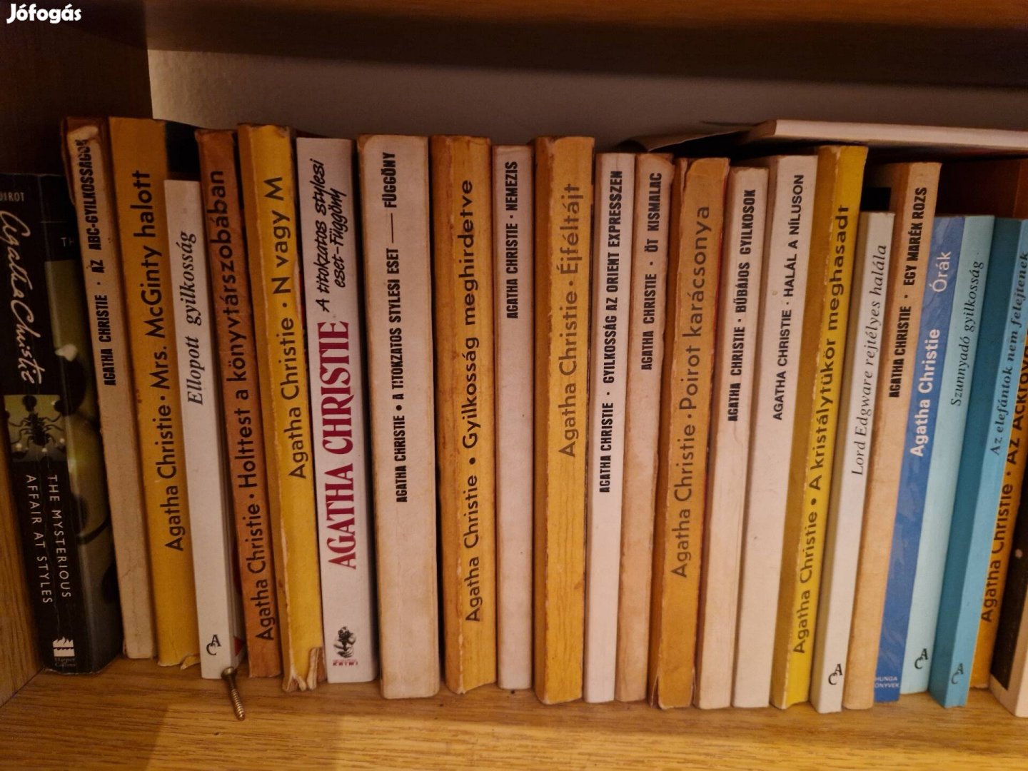Agatha Christie könyvek.