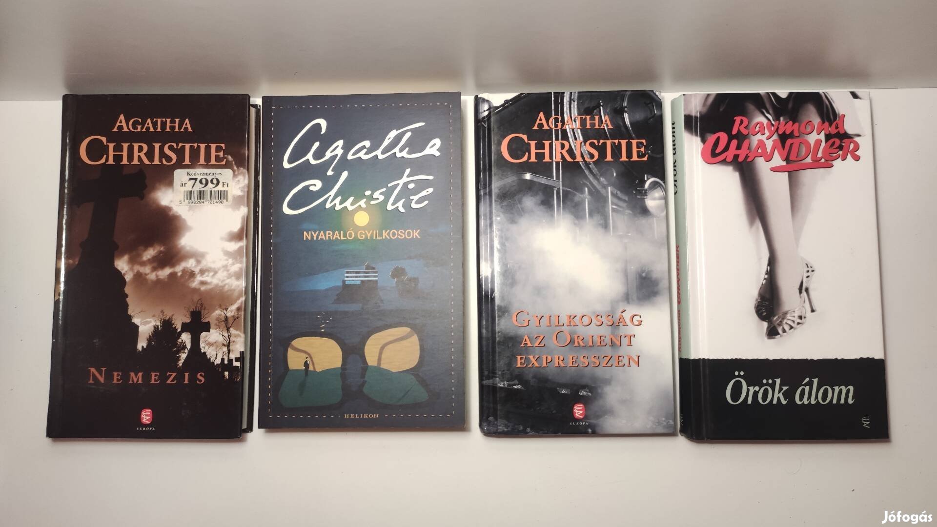 Agatha Christie regények két képen egyben! Hat könyv egyben