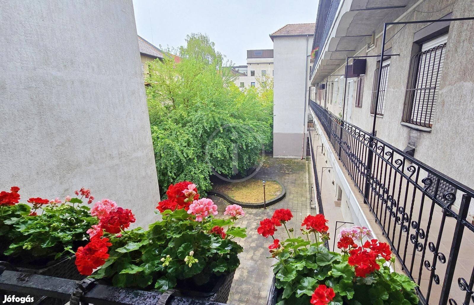 Agora Parknál, Kiváló Adottságokkal Rendelkező Saroklakás Eladó!