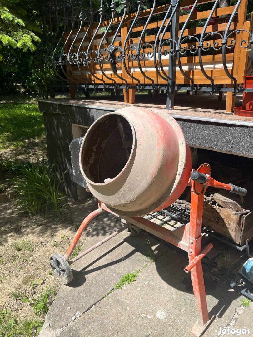 Agrimotor betonkeverő - 2 talicskás, 130 l