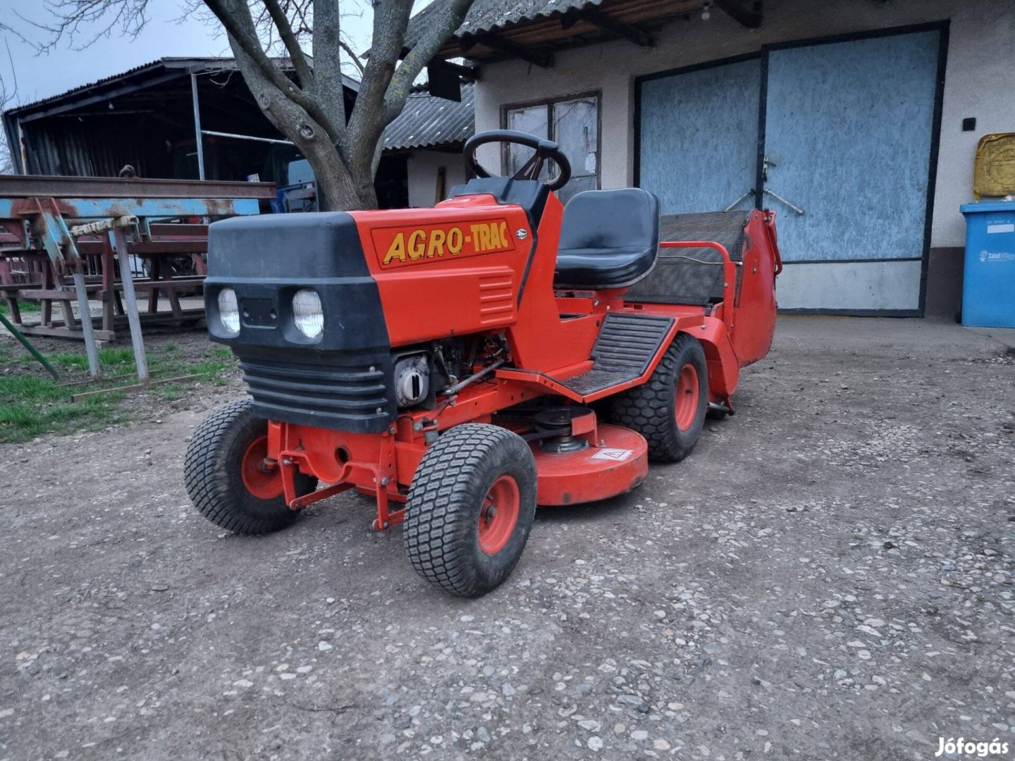 Agro trac fűnyíró traktor