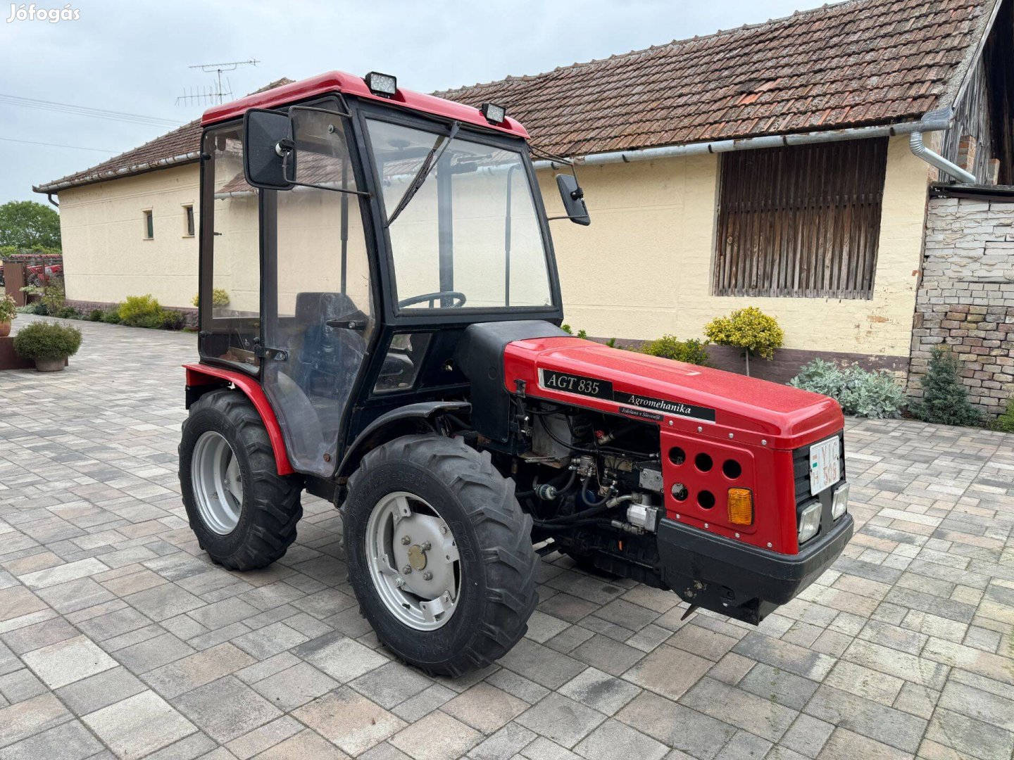 Agromechanika Agt 835 HLT kertészeti traktor