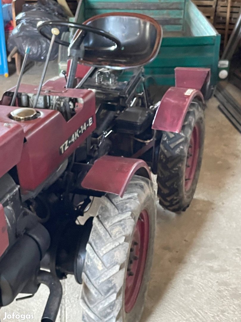 Agrostoj TZ4K-14B traktor tartozékaival