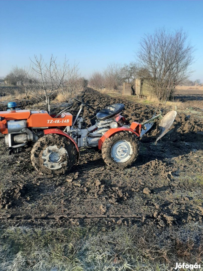 Agrostroj PON-25 váltvaforgatós eke TZ4K