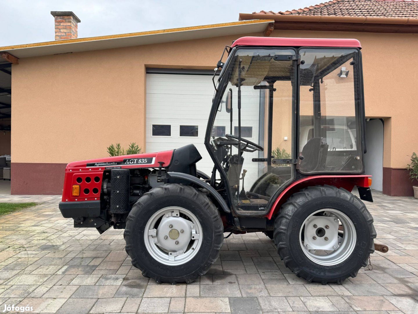 Agt 835 T traktor