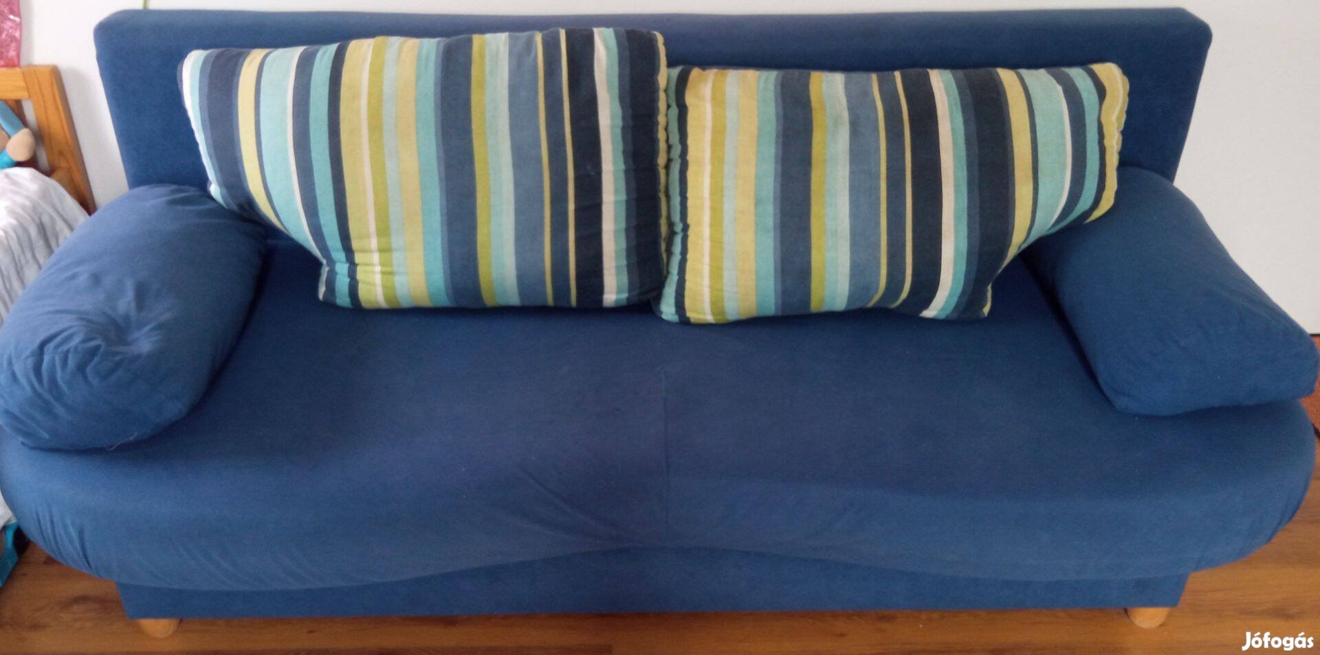 Ágy ágyneműtartóval, kihúzható 2 személyre