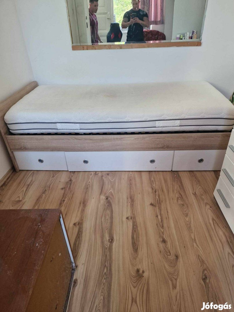 Ágy mosható huzatú matraccal szép állapotban 90 x 200 cm 3 fiókos