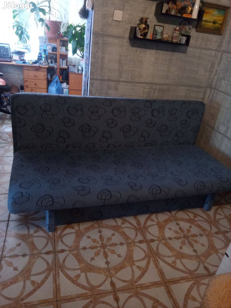 Ágyá alakítható Ikeás kanapé