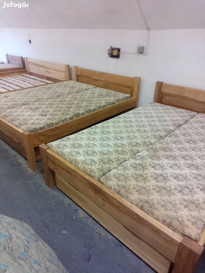 Ágyak 160200 és 180200 méretben tömör tölgyfából eladóak !