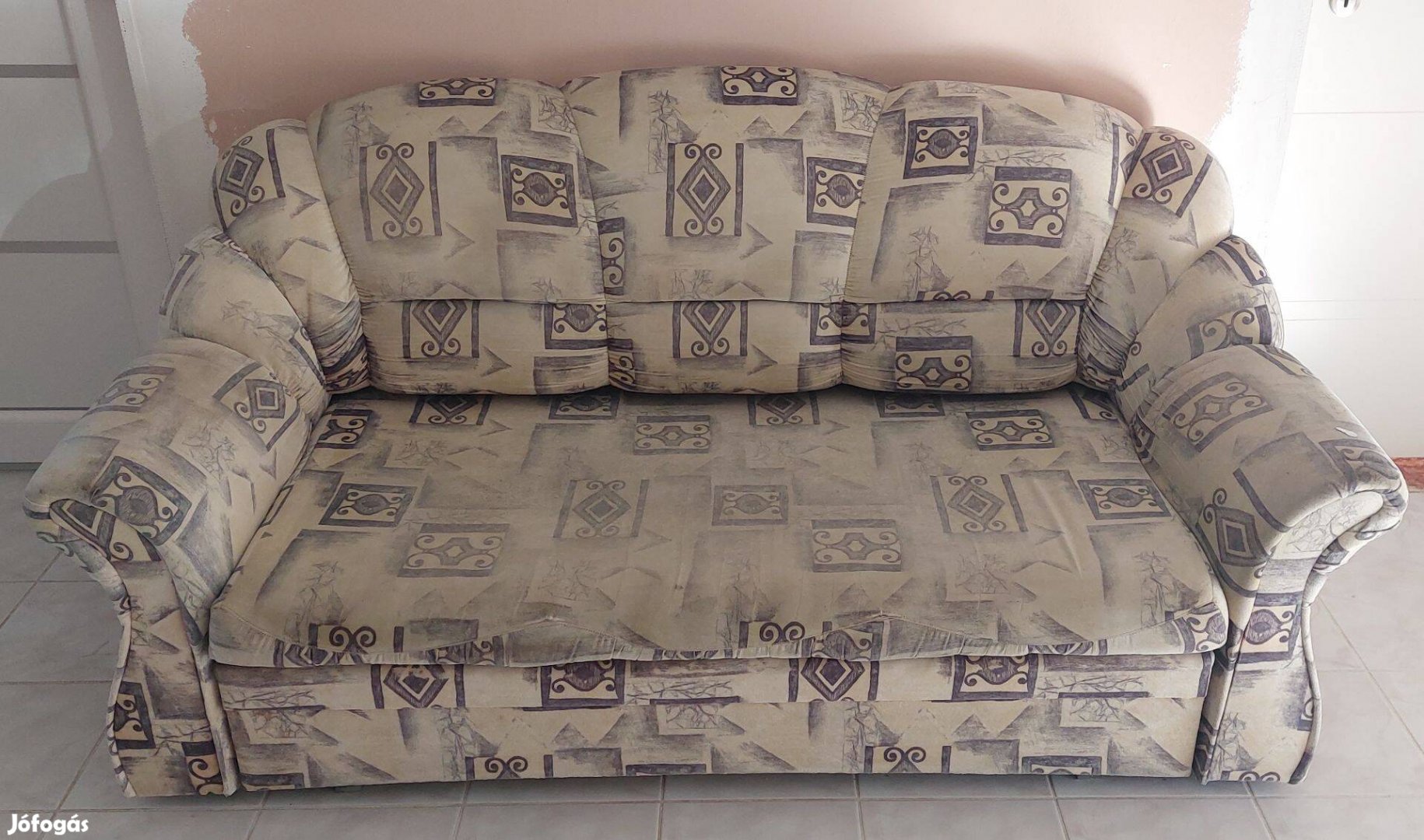 Ágyazható, ágyneműtartós kanapé