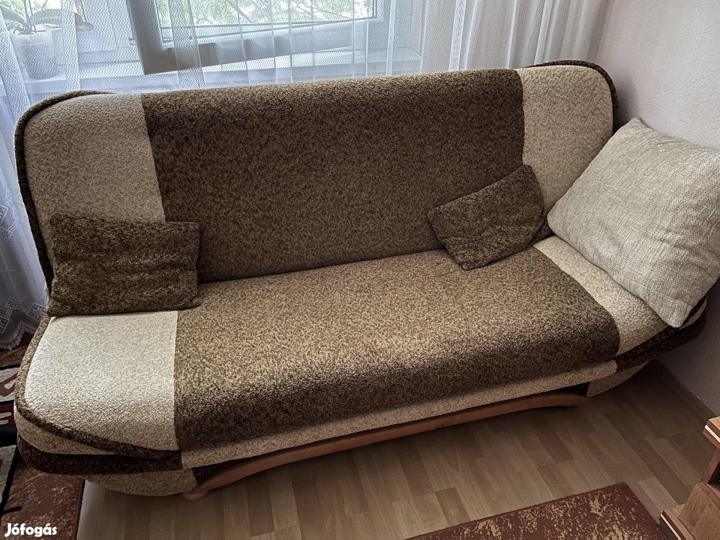 Ágyazható kanapé 2 db fotelszékkel