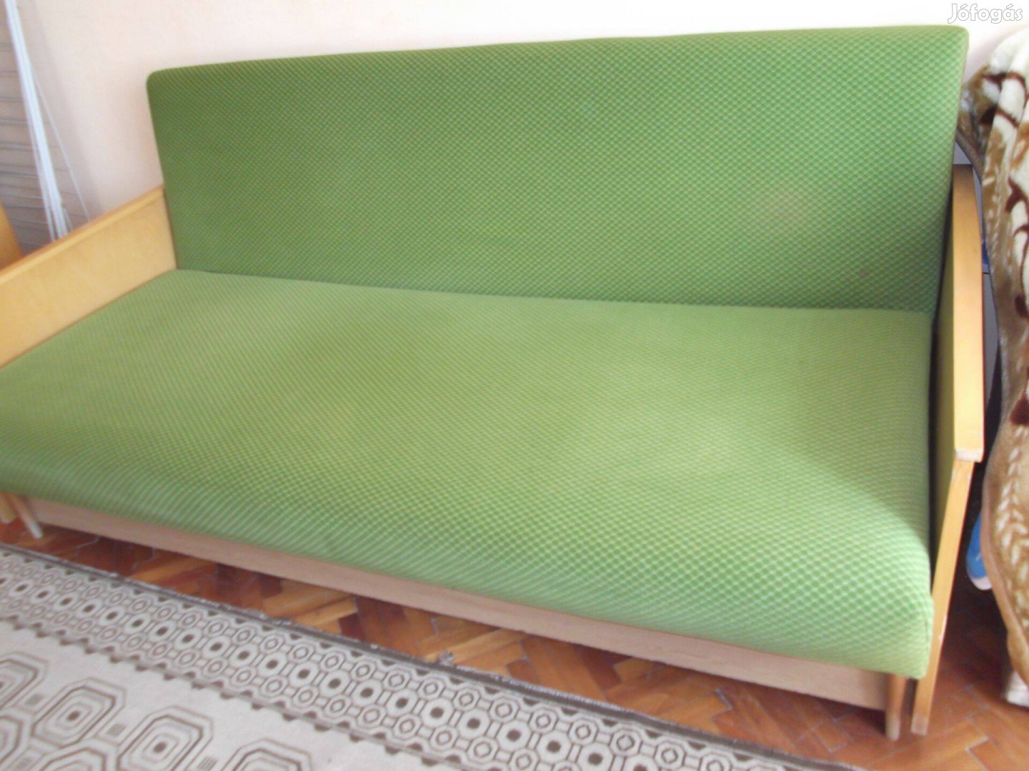 Ágyazható kanapé eladó