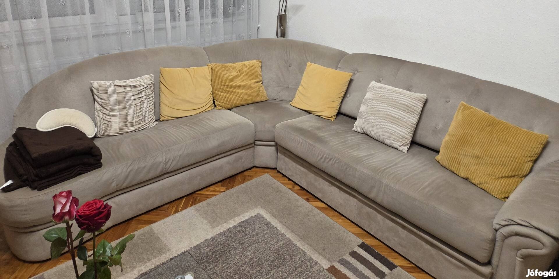 Ágyazható sarok ülőgarnitúra