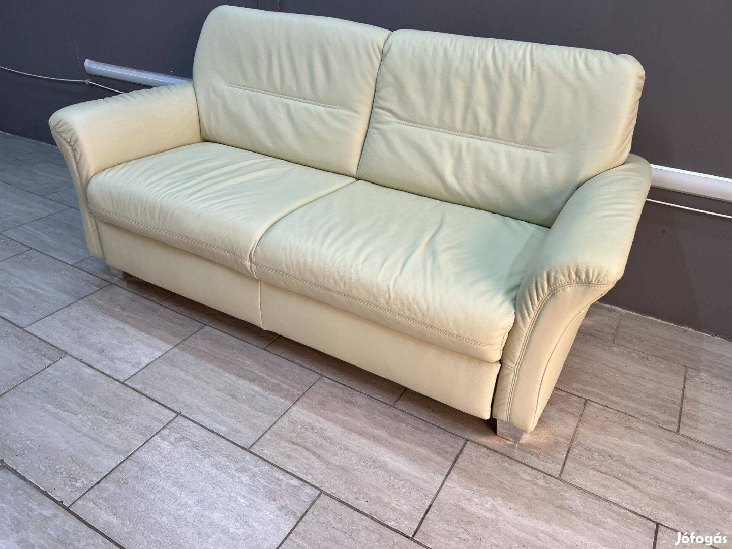 Ágyazható valódi bőr kanapé