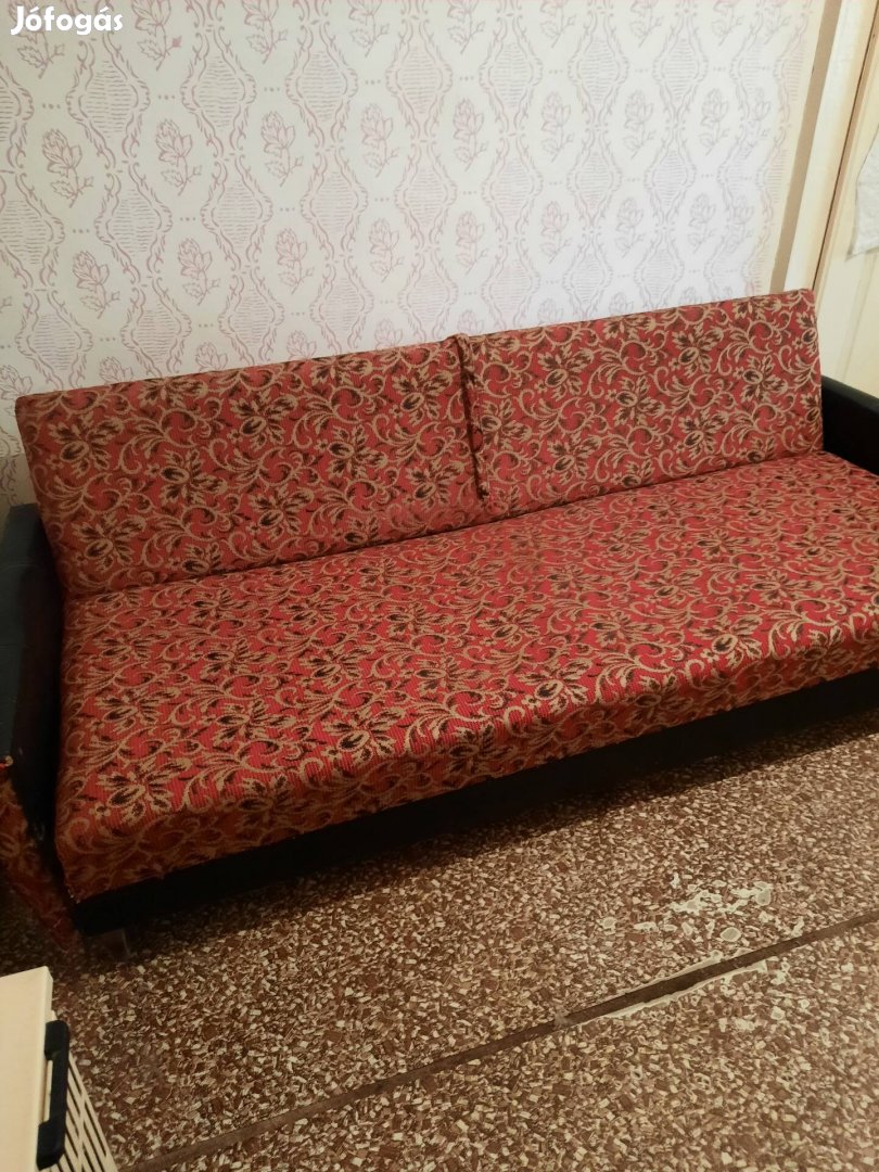 Ágyneműtartós, kihúzhatós kanapé