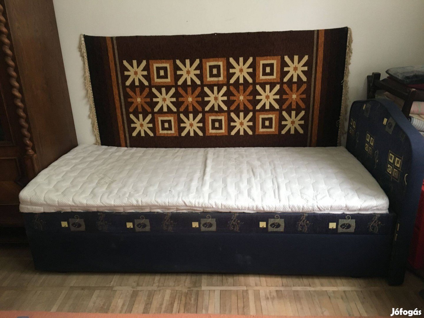 Ágyneműtartós ágy, matraccal (90×200 cm)