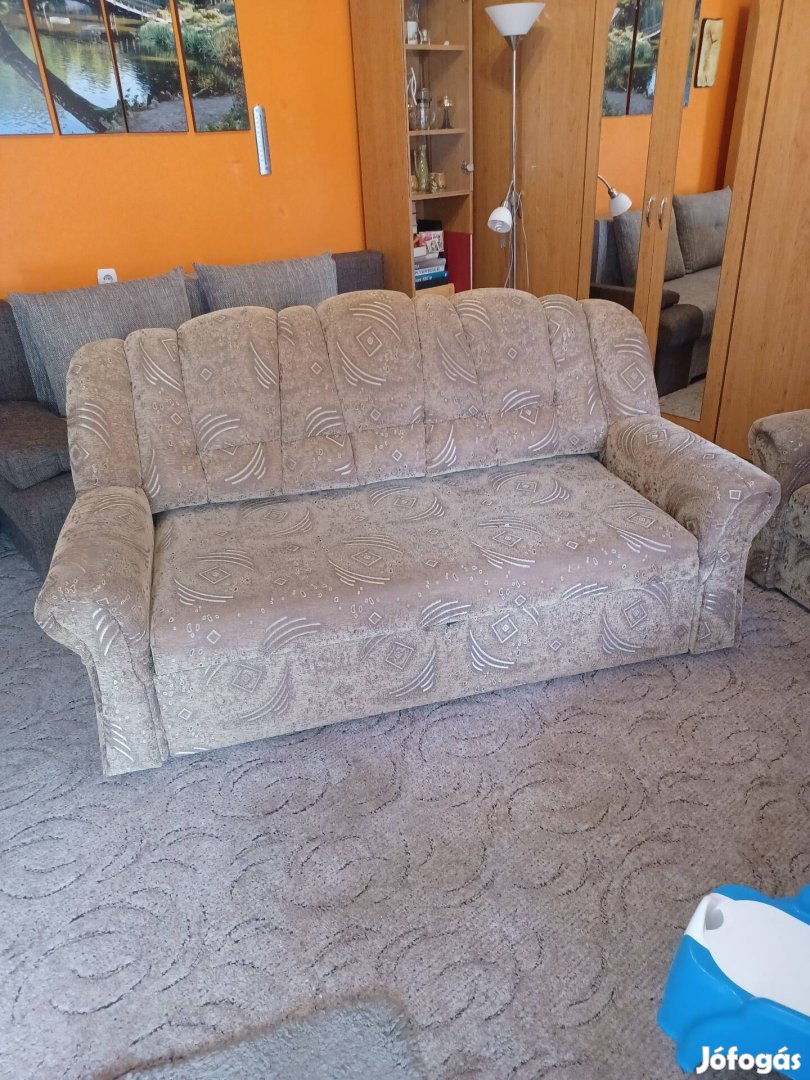 Ágyneműtartós ágy(kanapé jellegű)fekvőfelület200×160cm.