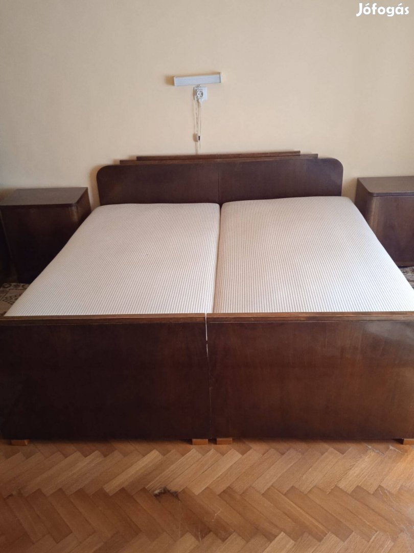 Ágyneműtartós francia ágy