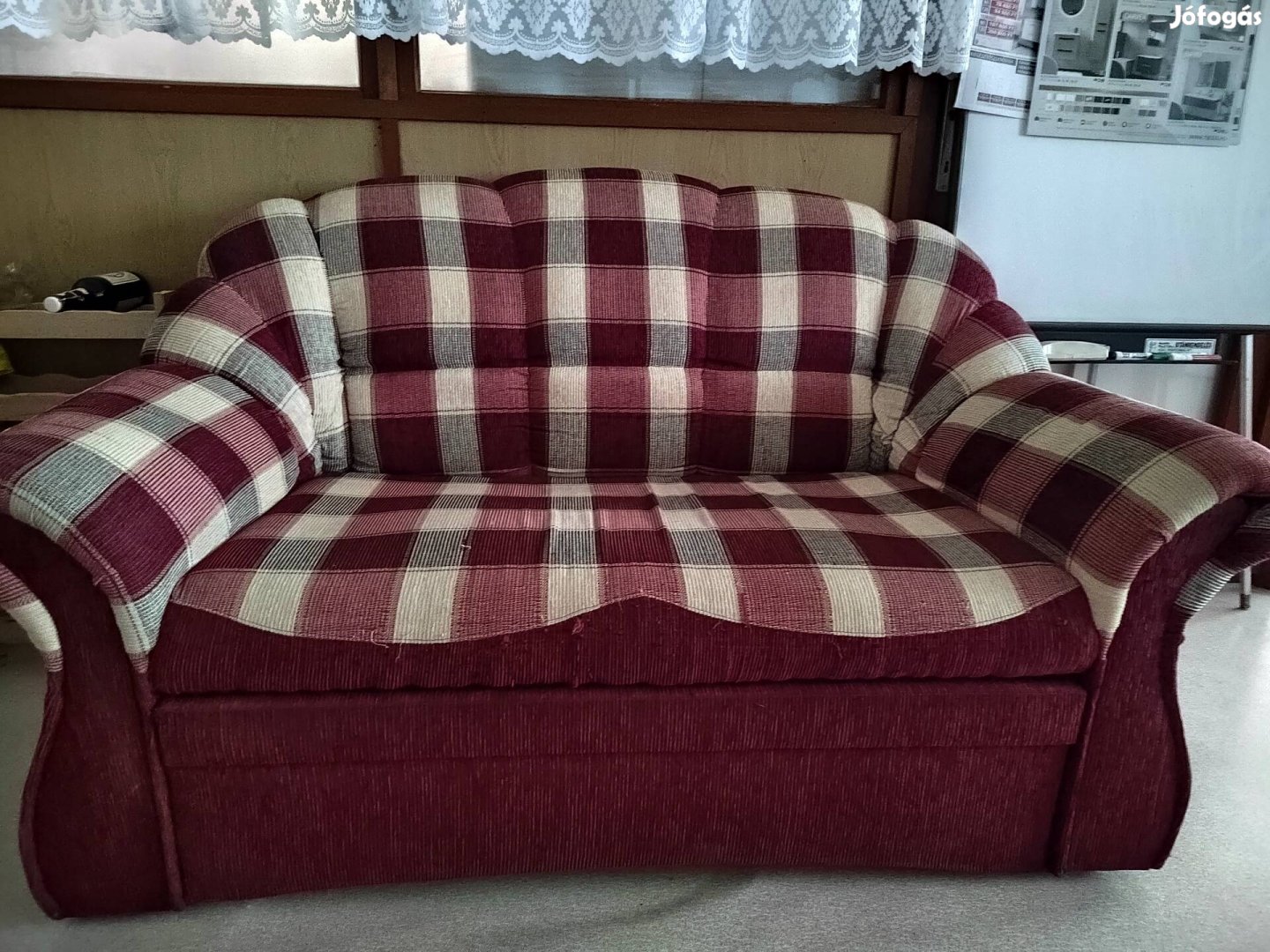 Ágyneműtartós kétszemélyes kanapé