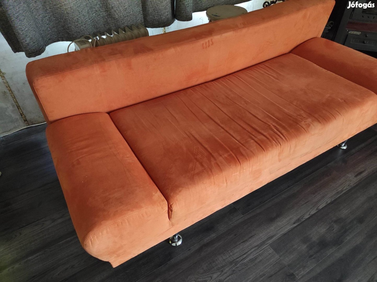 Ágyneműtartós kinyitható narancs kanapé