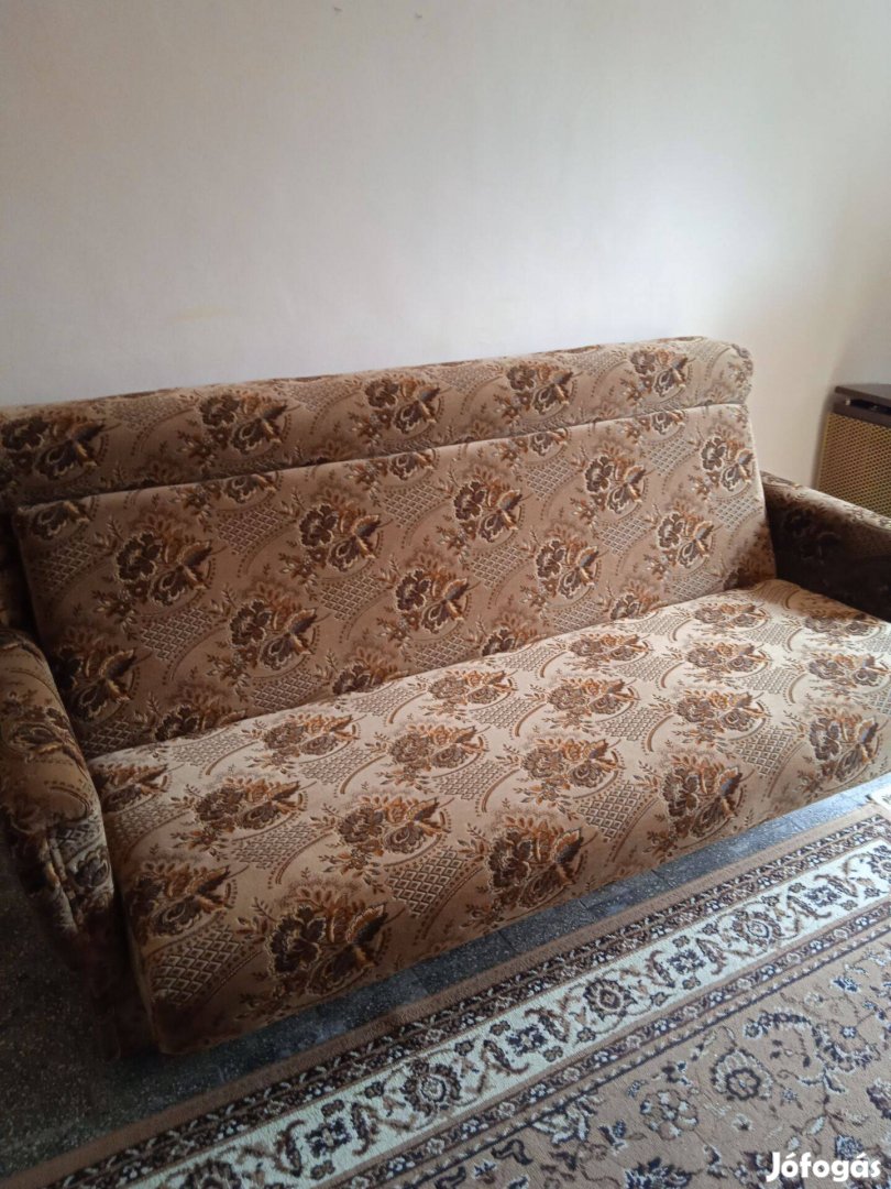 Ágyneműtartós nyitható kanapé