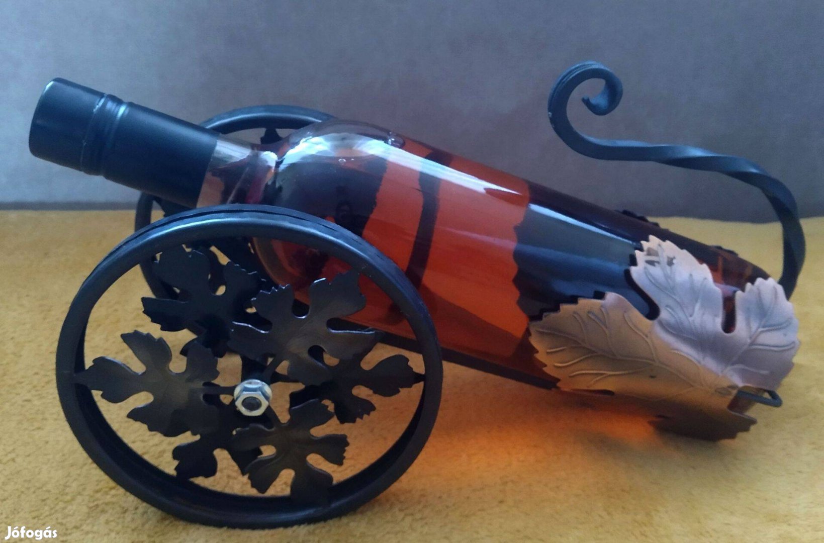 Ágyú alakú italtartó 20260402