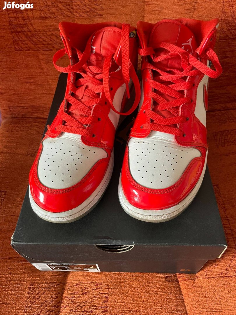 Air Jordan 1 MID SE(GS) (méret 40)