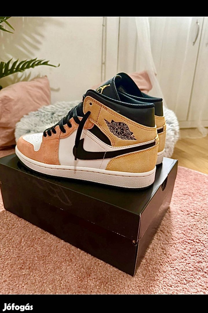 Air Jordan 1 MID SE eladó ( 42,5-es) 