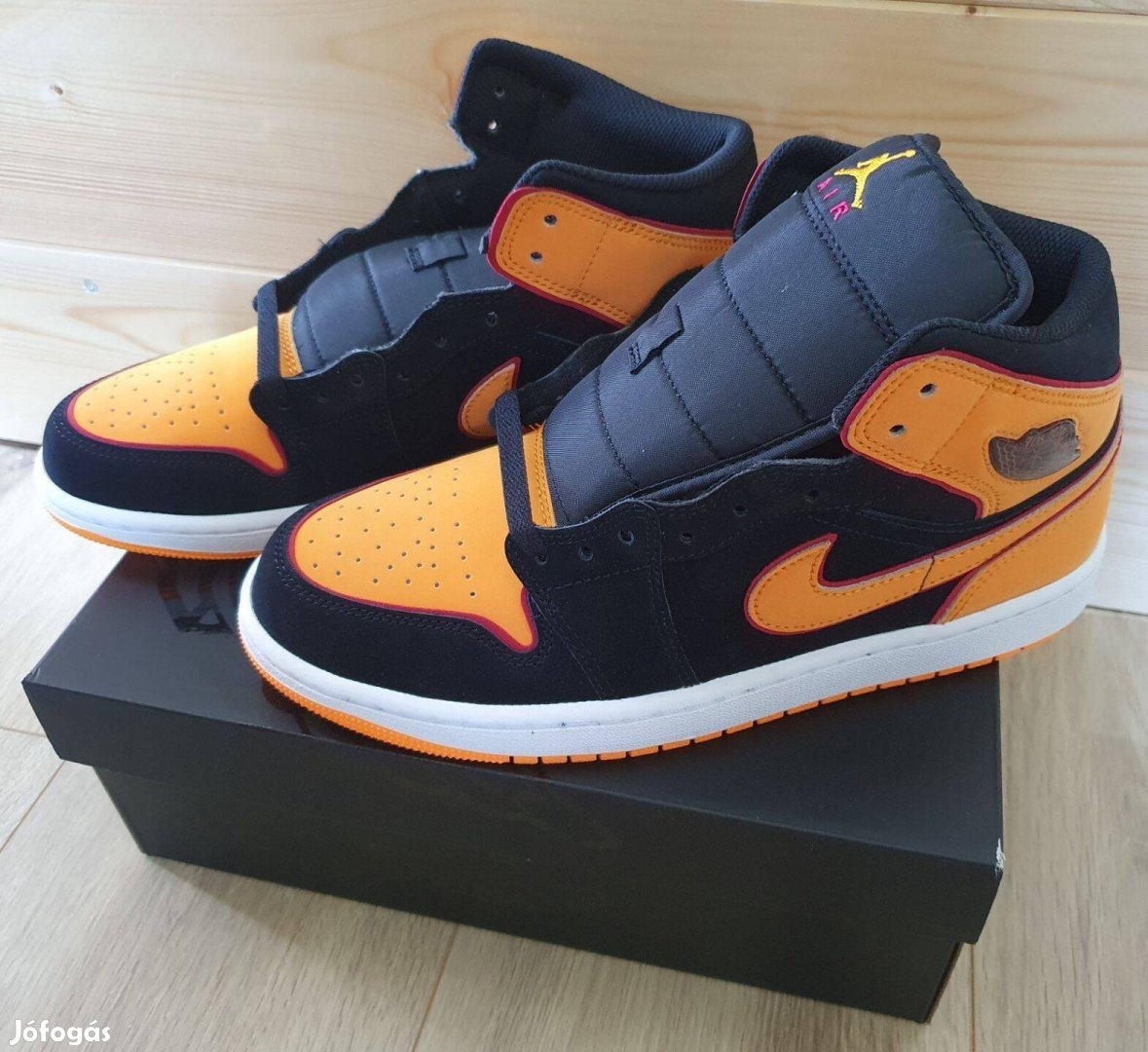 Air Jordan 1 Mid SE Orange EUR 42.5