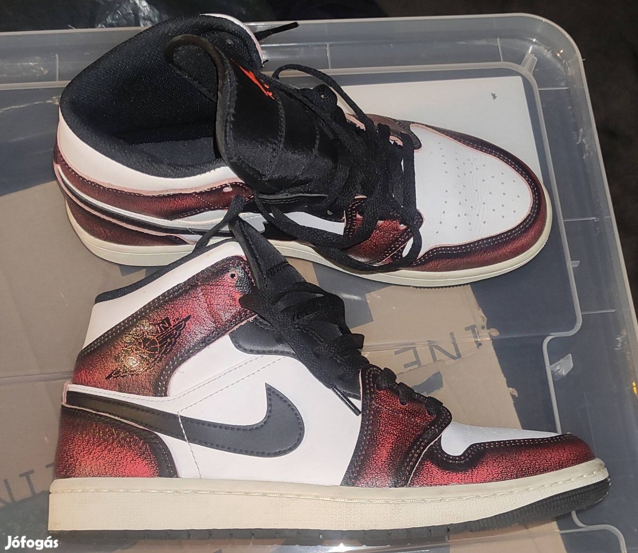 Air Jordan 1 Mid Wear Away Chicago cipő 