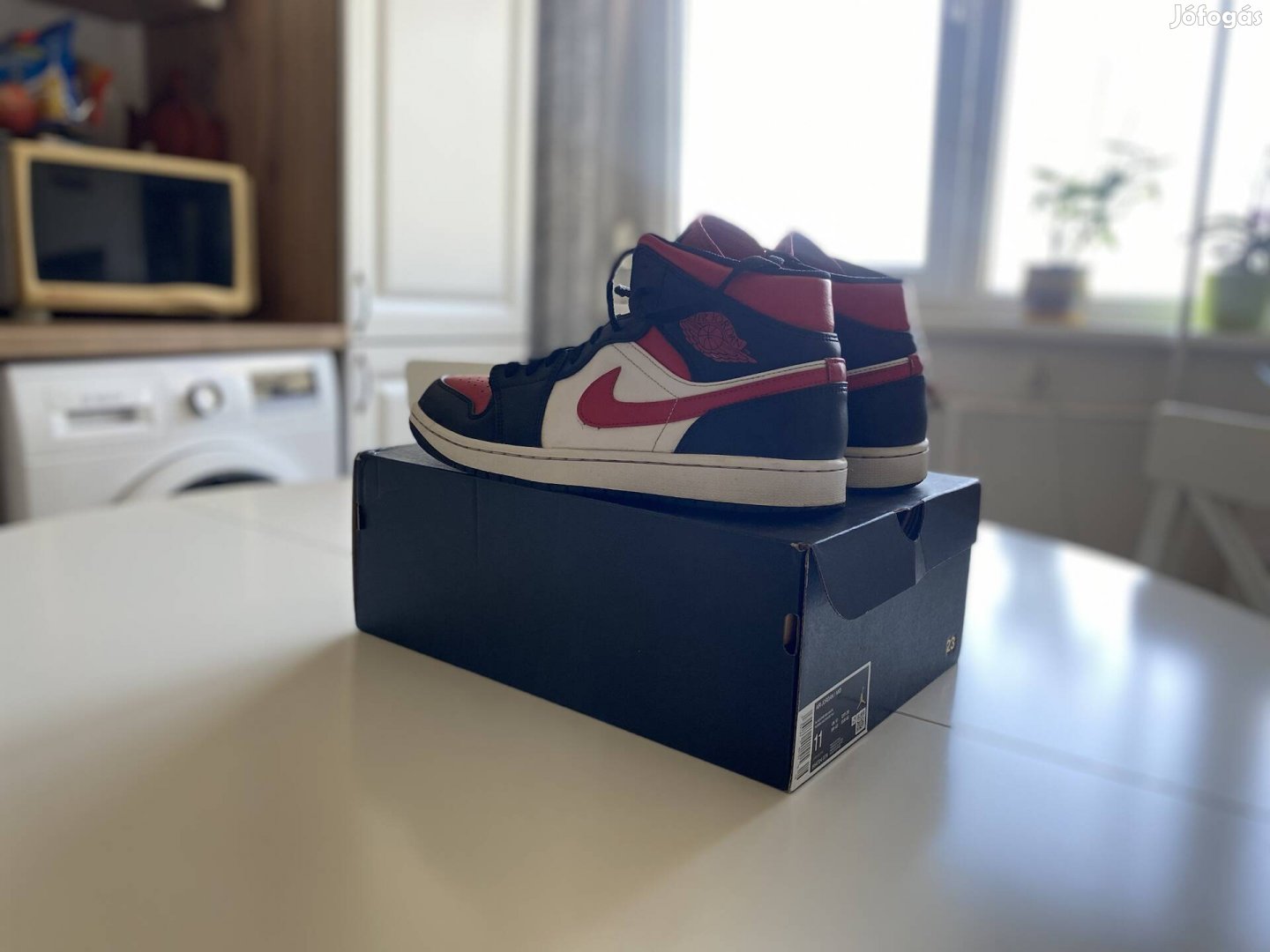 Air Jordan 1 Mid White Black Red