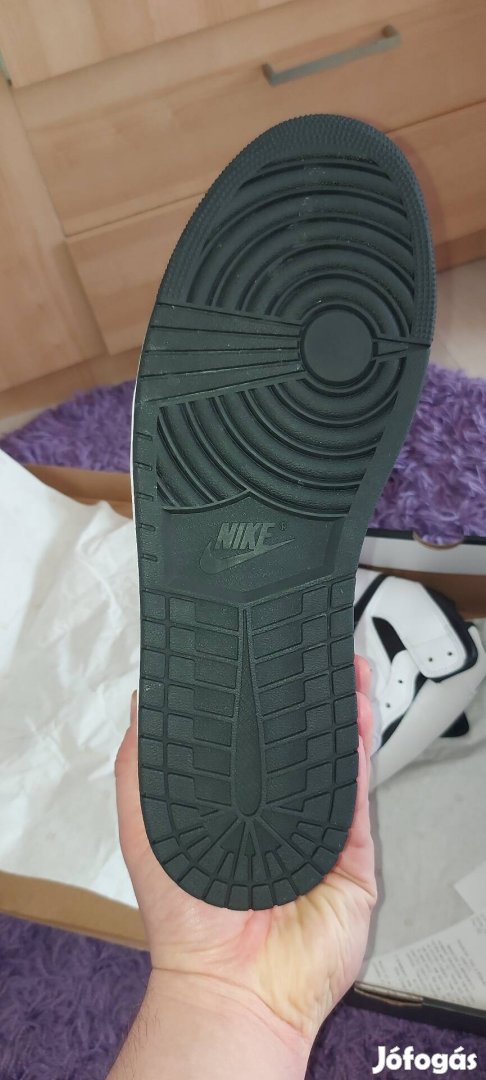 Air Jordan 1 Mid White/Black Sneaker 
