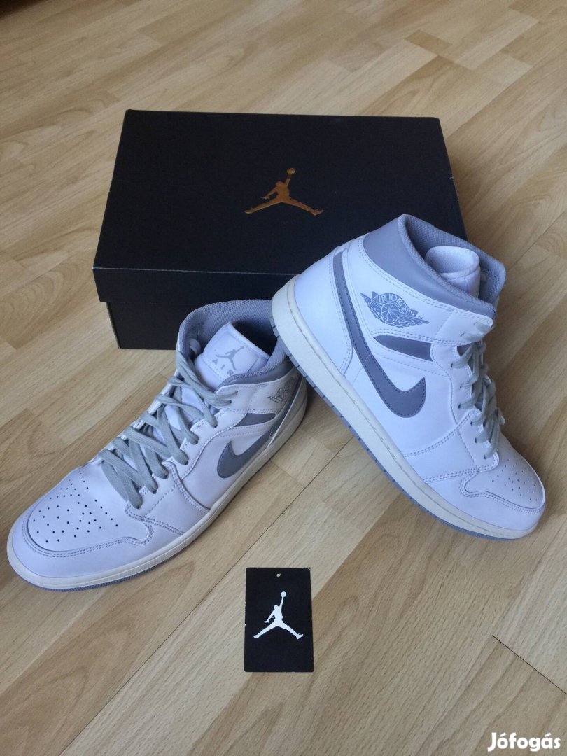 Air Jordan 1 Mid - Neatural Grey - Márkalogós, magas szárú bőrcipő.  