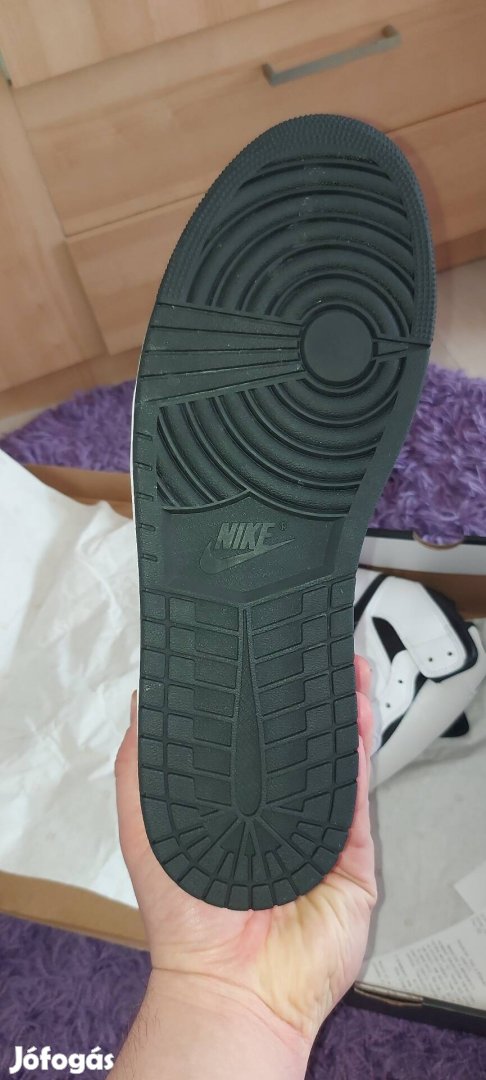 Air Jordan 1 mid (White-Black)
