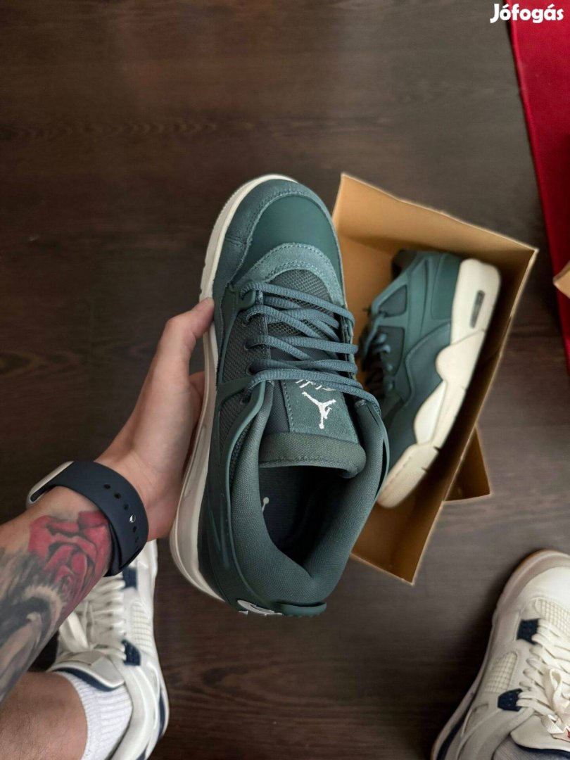 Air Jordan 4 RM