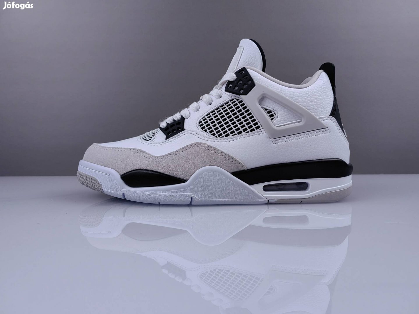 Air Jordan 4 Retro "Millitary Black" (minden méret)