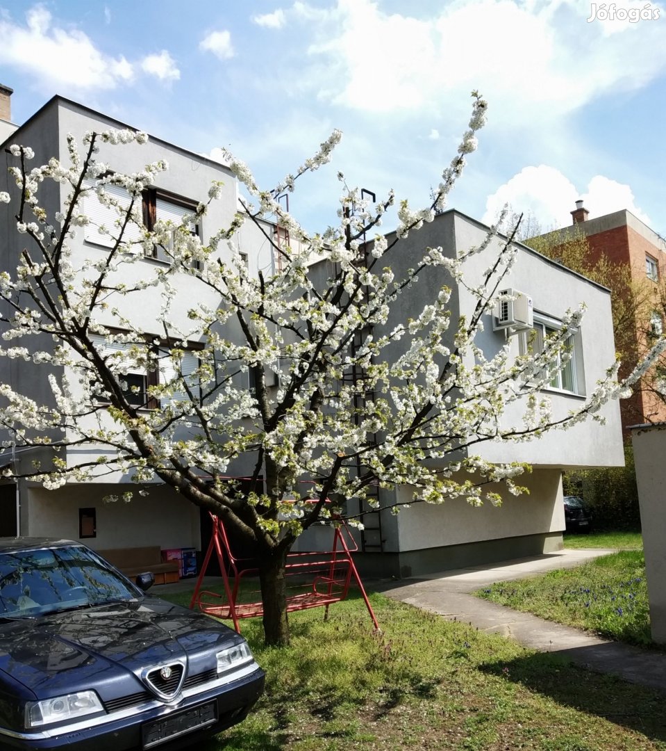 Airbnb-ként működő, garázsos Nagyerdei lakás biztos hozam,