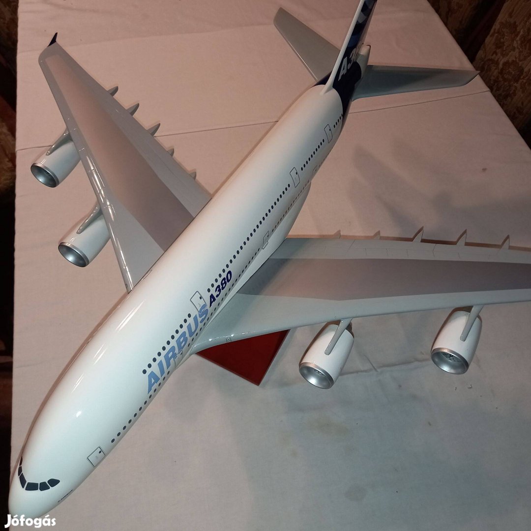 Airbus 380 1/100 méret makett modell