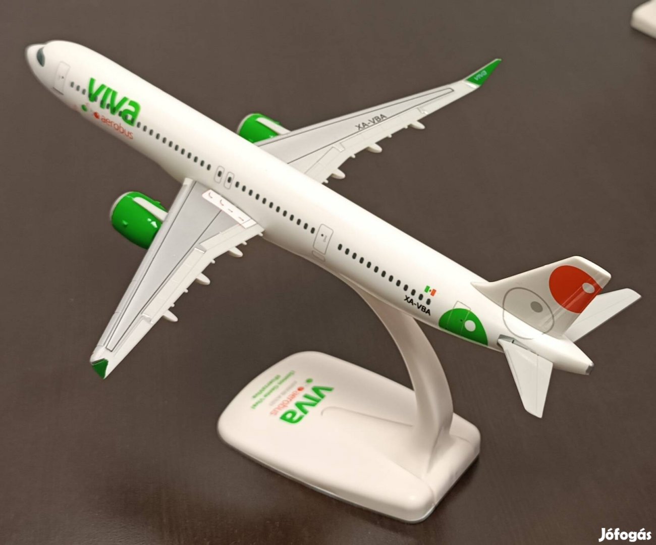 Airbus A321neo Viva Air repülőgép modell 1:200