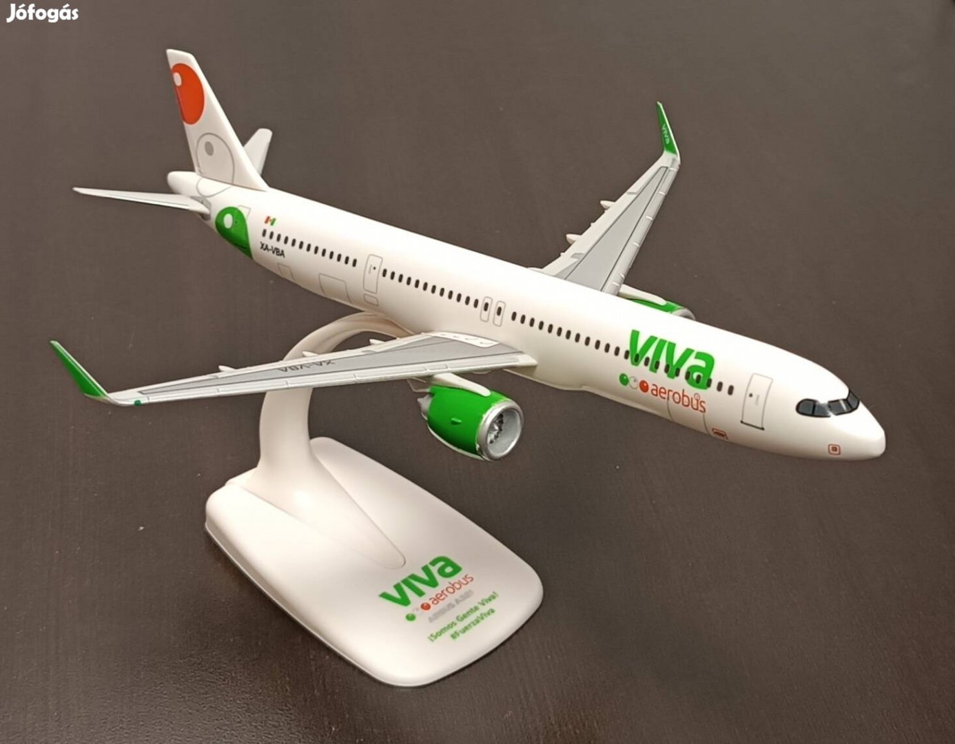 Airbus A321neo Viva Air repülőgép modell 1:200