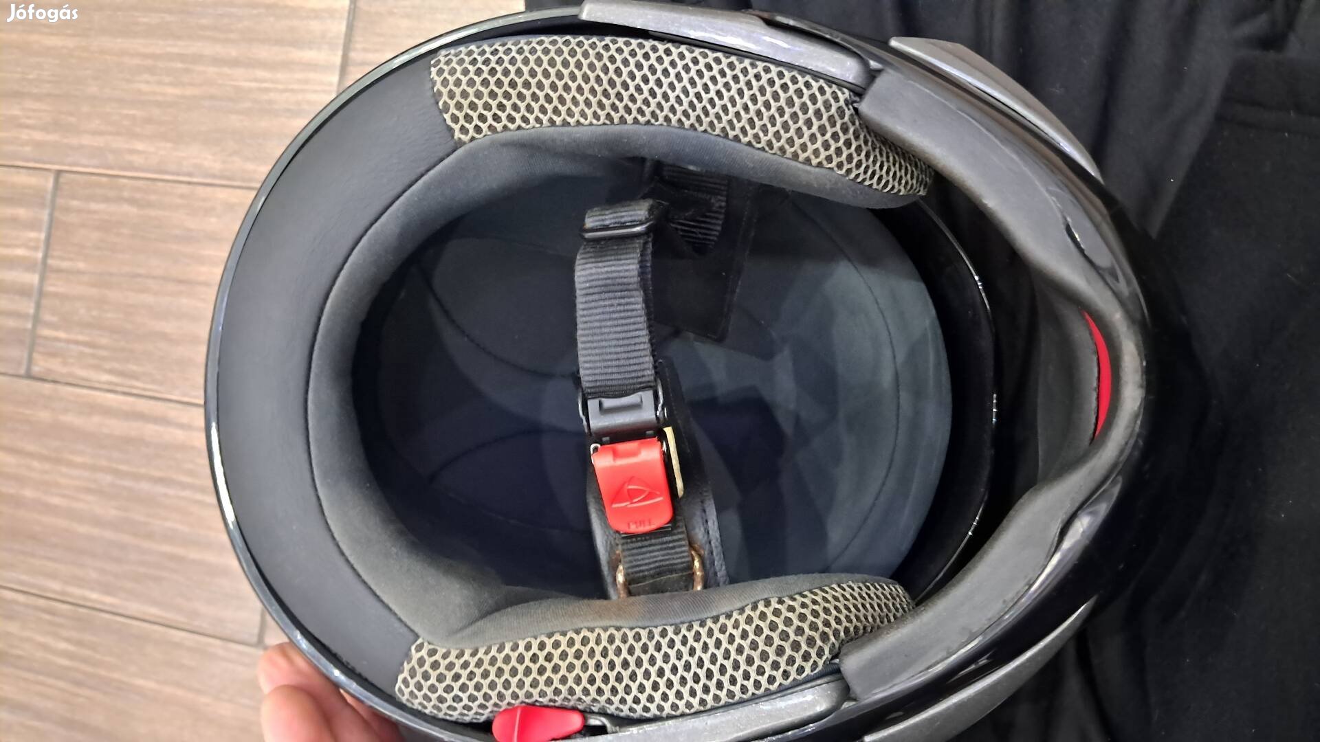 Airoh sisak napszemüveges, nyitható