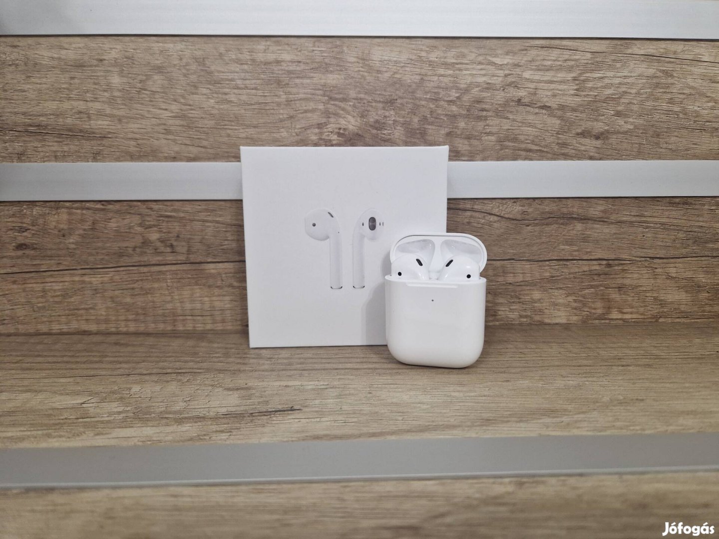 Airpods 2. Generáció | Vezetéknélküli töltőtokkal