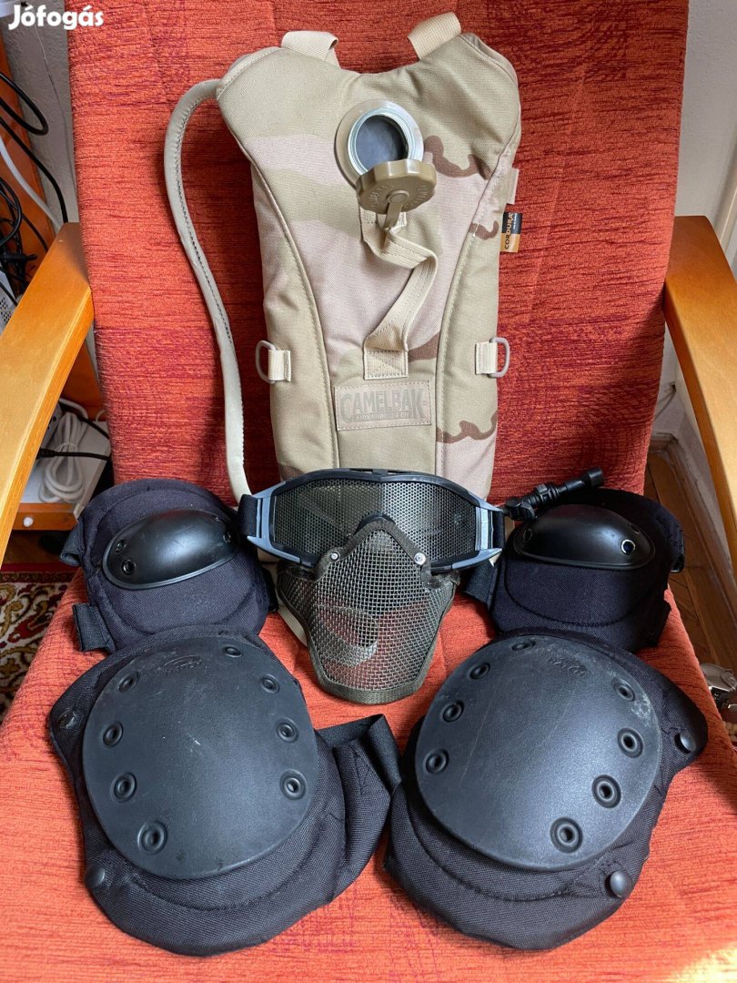 Airsoft kiegészítők (Camelbak 3L, térdvédő, könyökvédő, álarc)