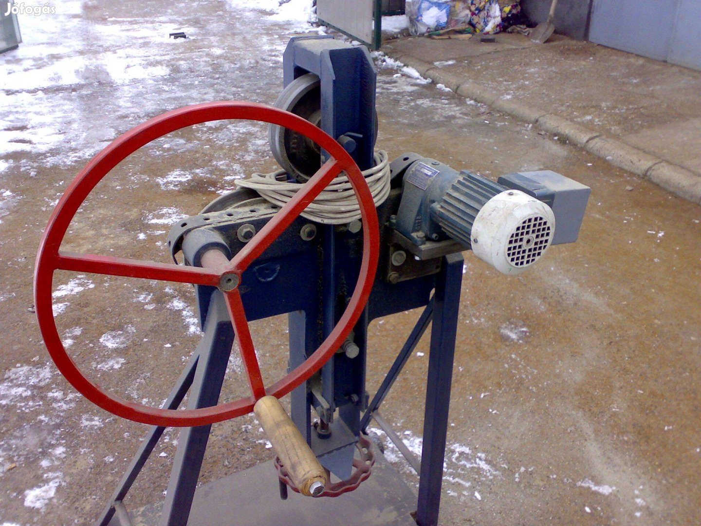 Ajka eladó ívhajlító