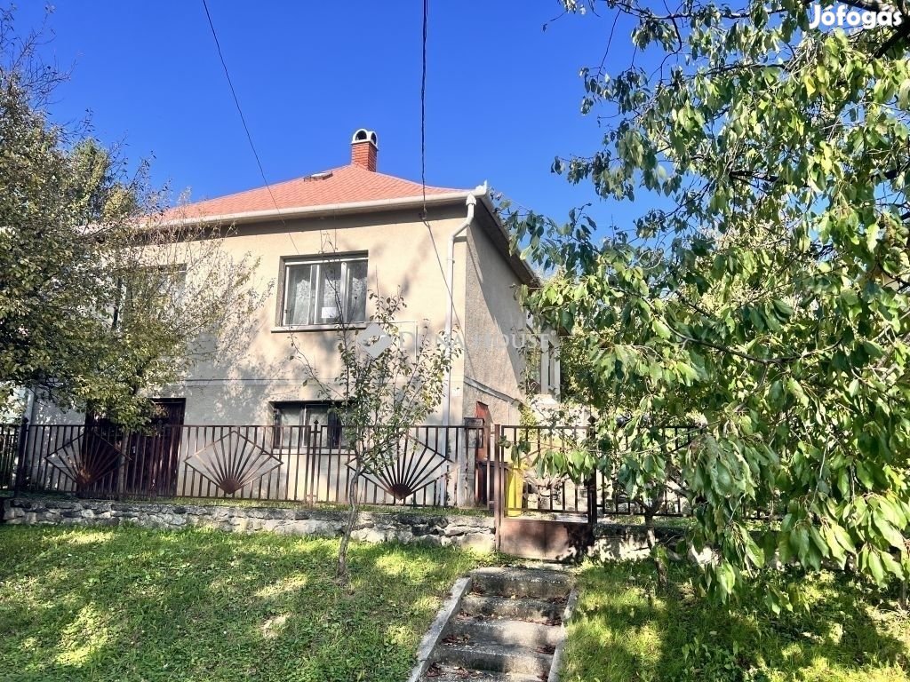 Ajkai eladó 92 nm-es ház